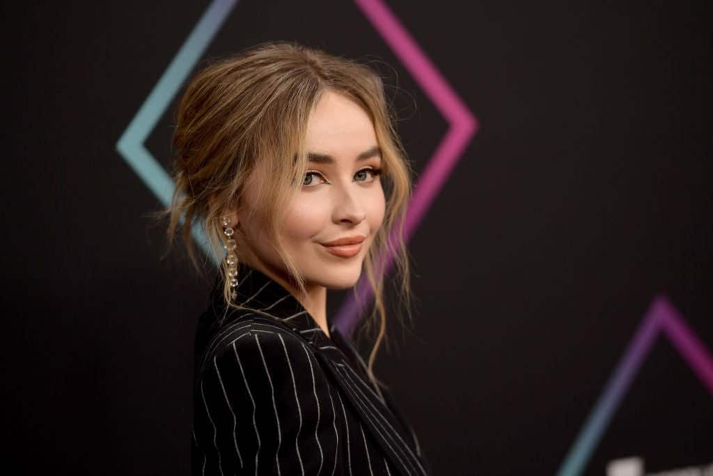 Sabrina Carpenter attends the People's Choice Awards 2018 at Barker Hangar on November 11, 2018 in Santa Monica, California.