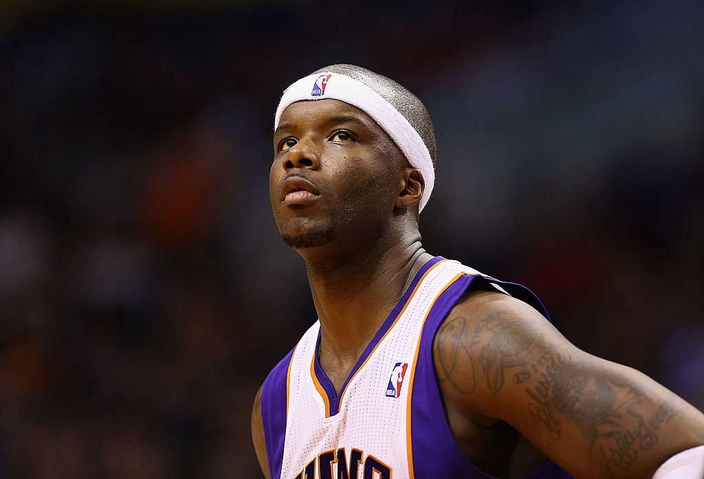 Jermaine O'Neal #20 of the Phoenix Suns during the NBA game against the Miami Heat at US Airways Center